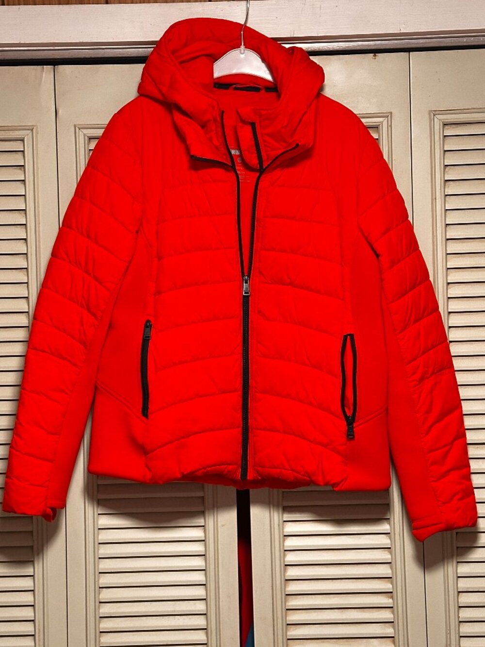Bernardo Red Hooded Puffer Jacket Coat w/ Carry Straps – Size XL